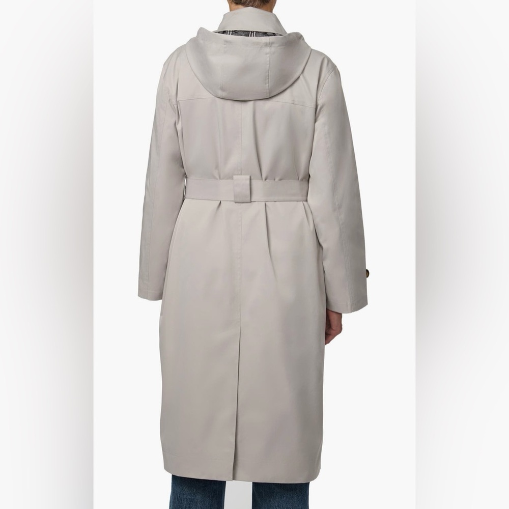 Bernardo Hooded Functional Raincoat
In: Ash - Picture 3 of 8